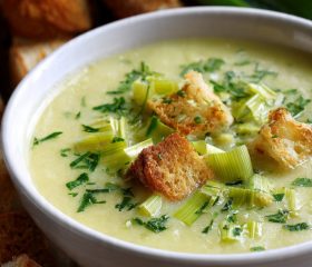 Creamy leek soup