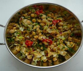 Chickpea and roasted red pepper salad