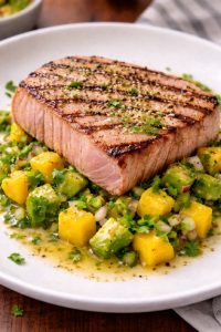 Mango tuna with tropical slsa