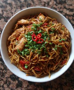 stir fried noodles with chicken