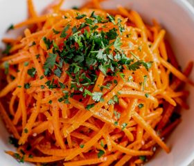 Carottes râpées – French grated carrot salad